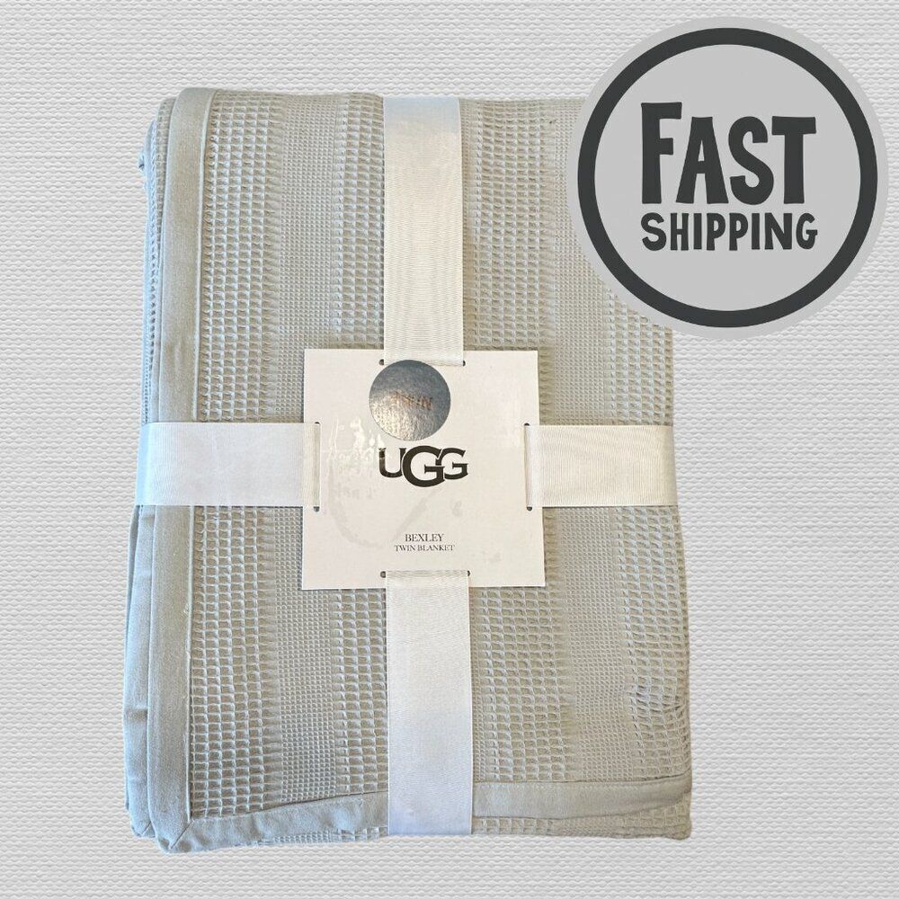 UGG TWIN SIZE Cotton Quilt/Blanket Light Gray 68x92in